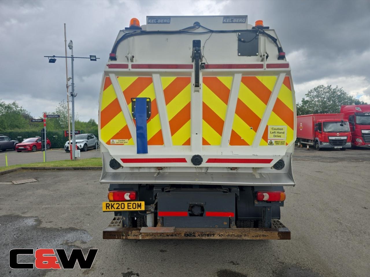 Vehicle image 14